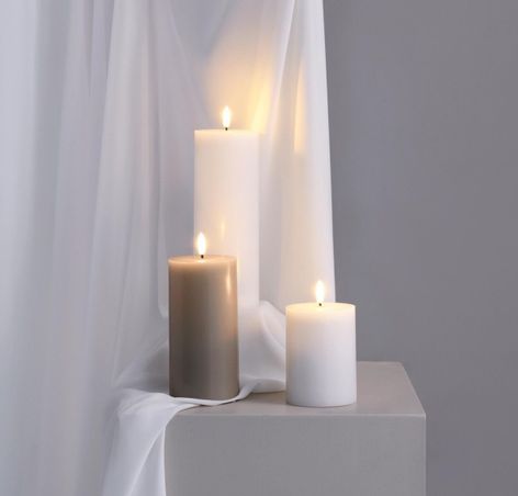 https://mom.maison-objet.com/fr/produit/1675766/basic-colours-pillar-candles-silk