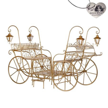 https://mom.maison-objet.com/fr/produit/1681820/golden-carriage-display