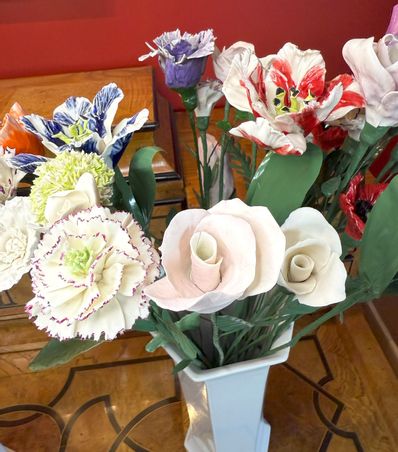 https://mom.maison-objet.com/en/product/1675578/porcelain-floral-arrangement