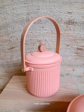https://mom.maison-objet.com/fr/produit/1688362/mor-auay-recipient-en-ceramique