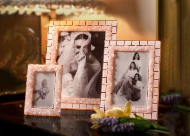 https://mom.maison-objet.com/fr/produit/132782/tbe_photoframes
