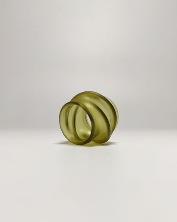 https://mom.maison-objet.com/fr/produit/1433130/bague-en-verre-souffle