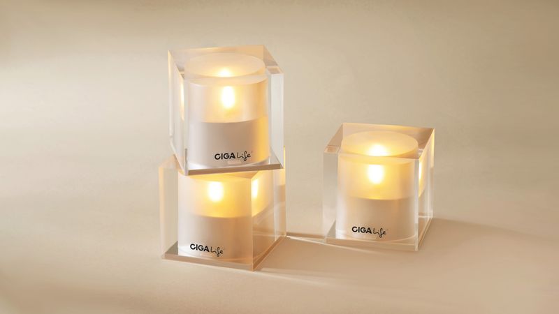 https://mom.maison-objet.com/en/product/1701082/little-square-solar-candle