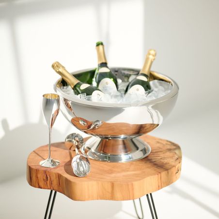 https://mom.maison-objet.com/en/product/1701132/edzard-bar-accessories