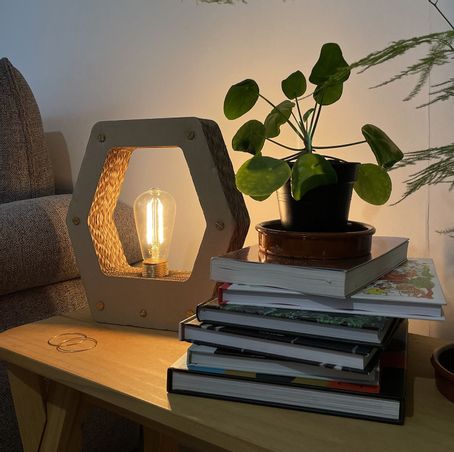 https://mom.maison-objet.com/fr/produit/1688064/naee-hexagonale