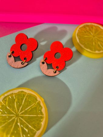 https://mom.maison-objet.com/fr/produit/1710440/boucles-d-oreilles-gisele-un-chat-qu-a-sa-puce