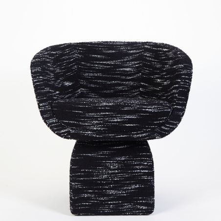 https://mom.maison-objet.com/en/product/1714828/oscar-chair
