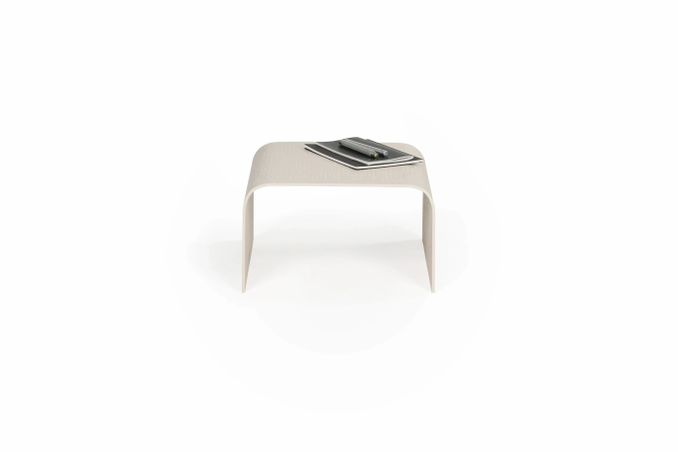 https://mom.maison-objet.com/fr/produit/1682680/table-gigogne-diem-petite