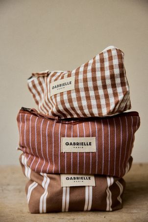 https://mom.maison-objet.com/fr/produit/16658/accessoires-trousses-pochettes-et-foulards