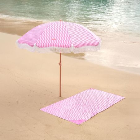 https://mom.maison-objet.com/en/product/1746242/pink-striped-microfiber-towel
