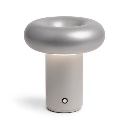 https://mom.maison-objet.com/fr/produit/1759640/lampe-portable