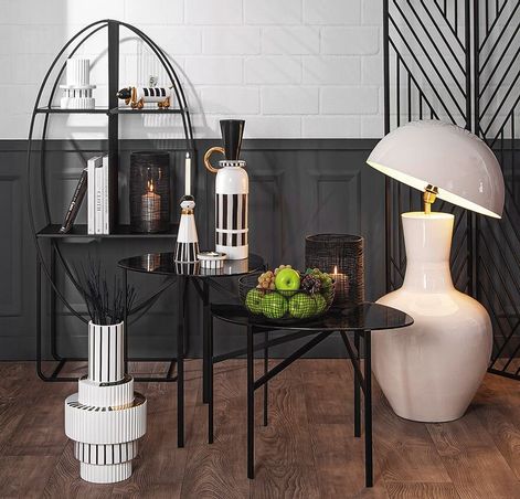 https://mom.maison-objet.com/en/product/77900/black-white-black-gold