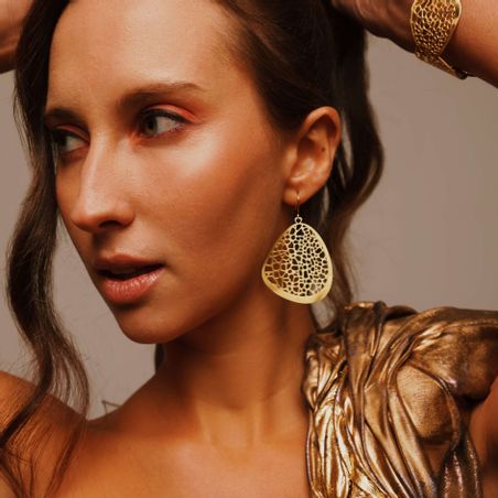 https://mom.maison-objet.com/en/product/1764750/petra-collection-organic-strength-shaped-into-jewelry