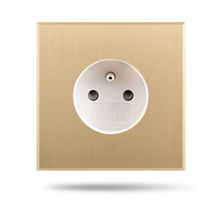 https://mom.maison-objet.com/en/product/1807920/trinity-bronze-clear-medal-with-a-white-80x80-power-outlet