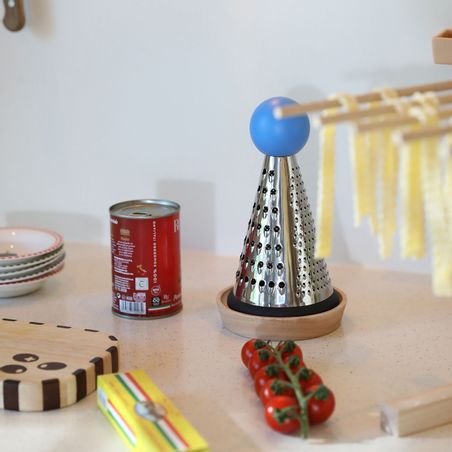 https://mom.maison-objet.com/fr/produit/1832624/grater-halma-blue