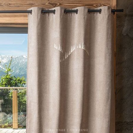 https://mom.maison-objet.com/fr/produit/1833456/rideau-montagne-velours-sapin